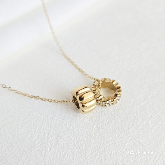 Gold Floral Bead Charm Necklace - Picture 3 of 9